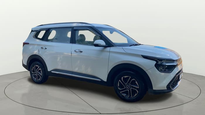 2022 KIA CARENS LUXURY PLUS 1.4 PETROL 7 STR, Petrol, Manual, 25,165 km, Right Front Diagonal