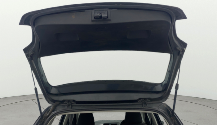 2016 Volkswagen Polo COMFORTLINE 1.2L, Petrol, Manual, 73,493 km, Boot Door Open