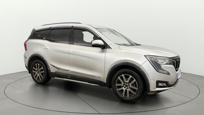 2022 Mahindra XUV700 AX 7 P AT 7 STR, Petrol, Automatic, 36,242 km, Right Front Diagonal