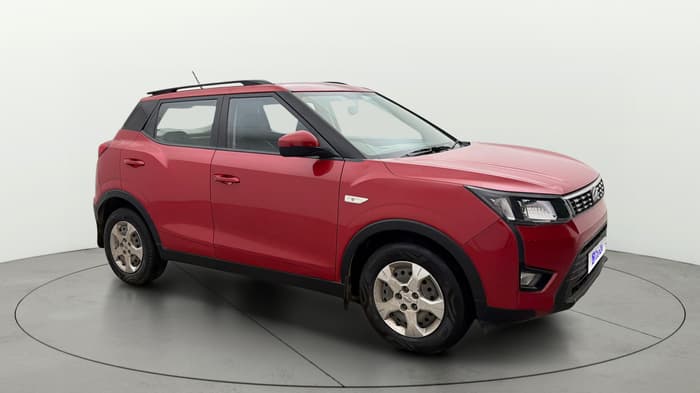 2022 Mahindra XUV300 W6 1.2 PETROL AMT, Petrol, Automatic, 78,689 km, Right Front Diagonal