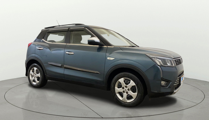 2022 Mahindra XUV300 W6 1.2 PETROL AMT, Petrol, Automatic, 44,310 km, Right Front Diagonal
