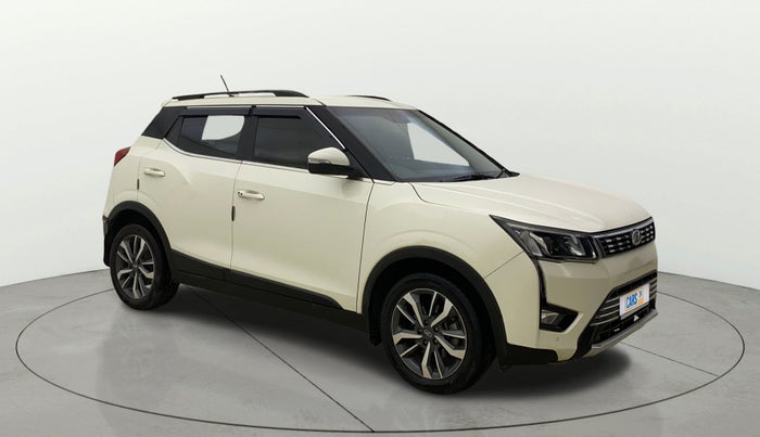 2021 Mahindra XUV300 W8 (O) 1.2 PETROL AMT, Petrol, Automatic, 46,170 km, Right Front Diagonal