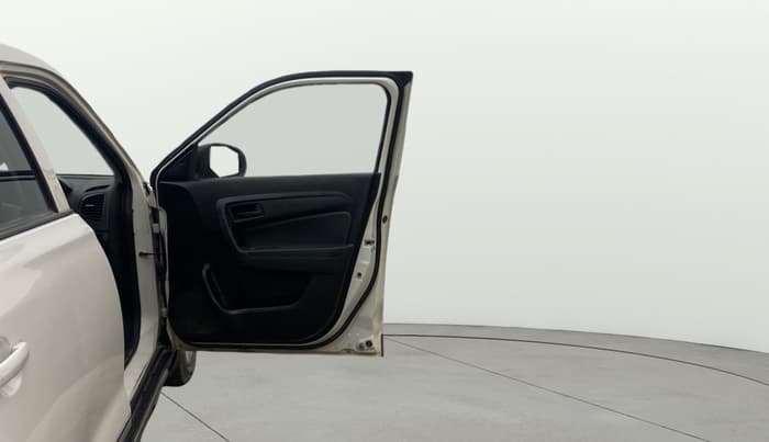 2020 Maruti Vitara Brezza LXI, Petrol, Manual, 72,193 km, RHS Front Door