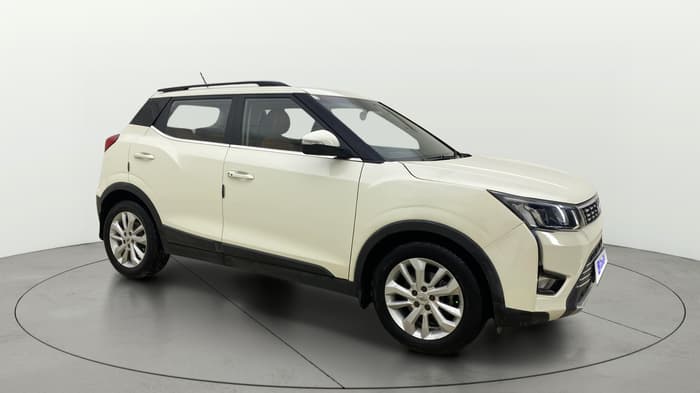 2021 Mahindra XUV300 W8 1.2 PETROL, Petrol, Manual, 98,307 km, Right Front Diagonal