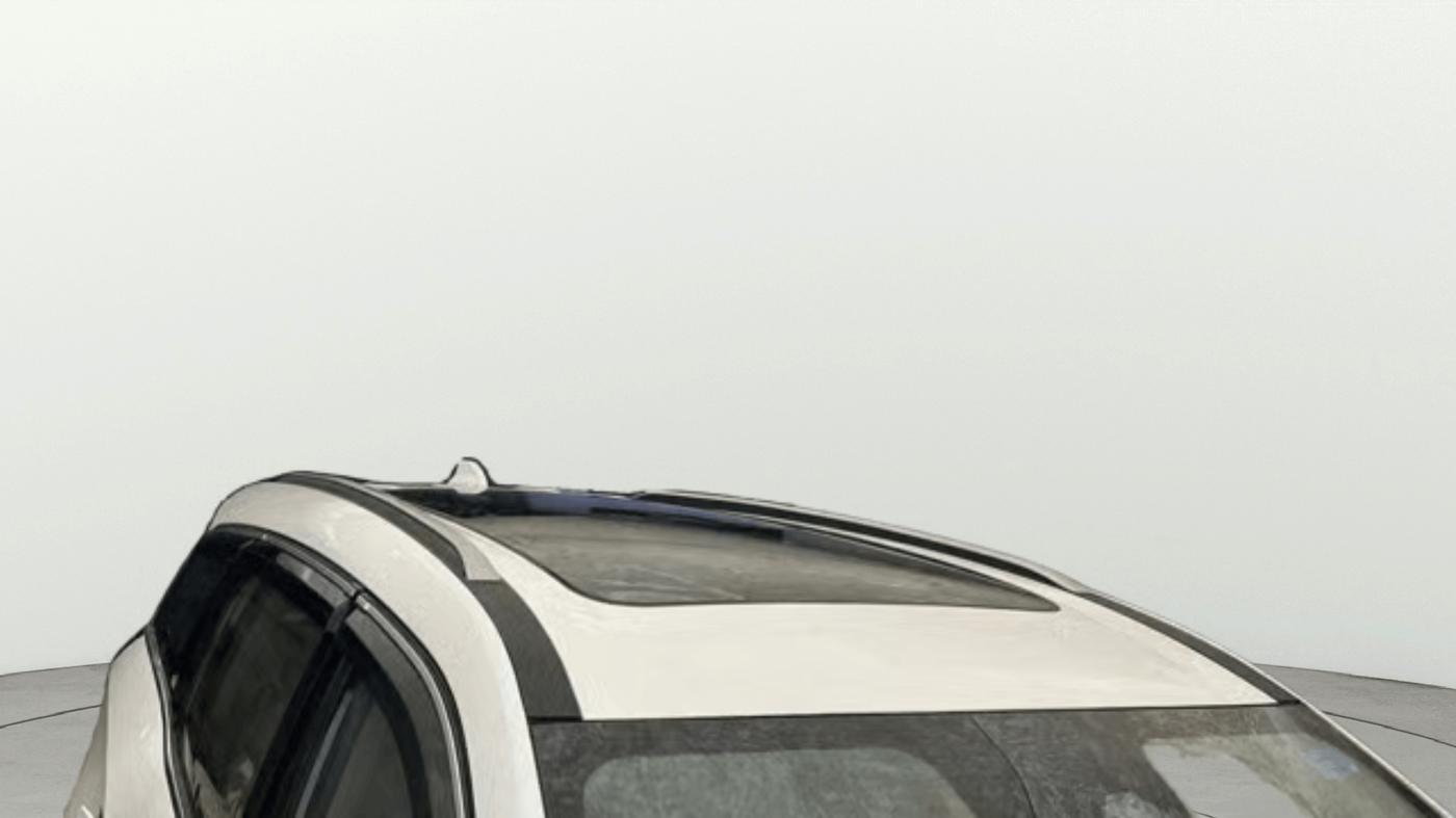 2025 Mahindra XUV700 AX 7 LUXURY P AT 7 STR, Petrol, Automatic, 2,511 km, Roof