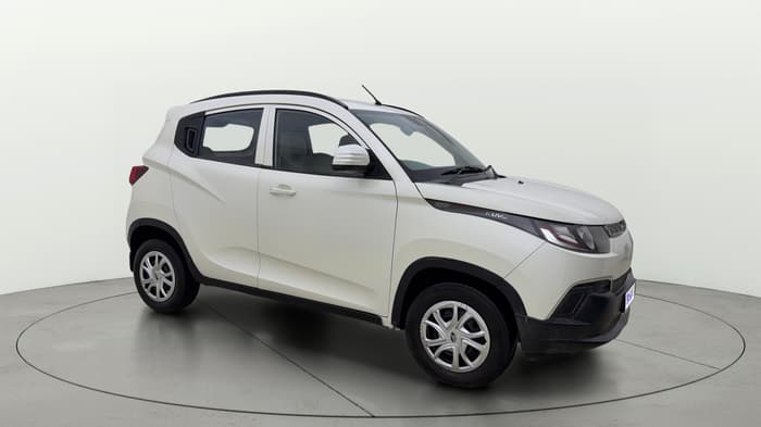 2017 Mahindra Kuv100 K4 D 6 STR, Diesel, Manual, 83,027 km, Right Front Diagonal