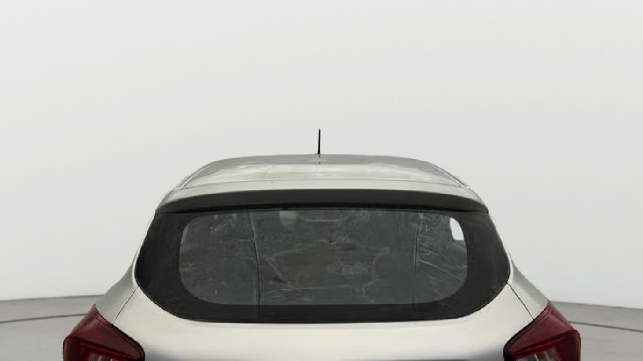 2022 Renault Kwid RXT 1.0 AMT, Petrol, Automatic, 11,287 km, Rear Windshield