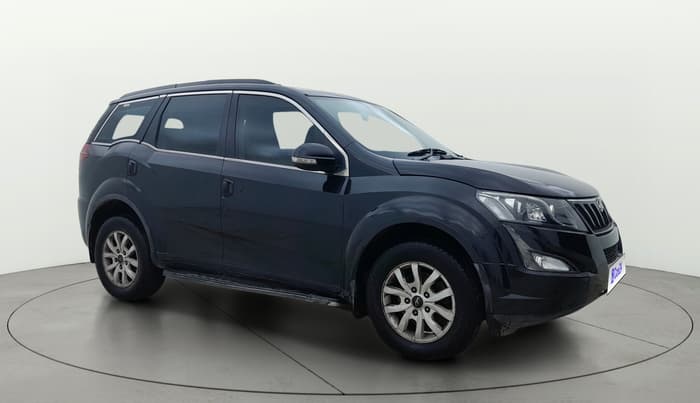 2015 Mahindra XUV500 W10, Diesel, Manual, 1,13,300 km, Right Front Diagonal