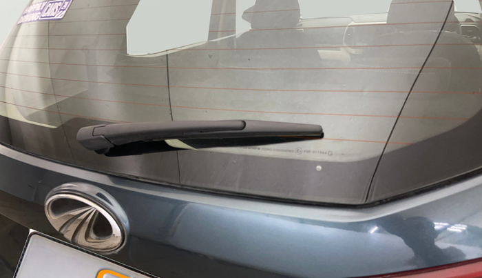 2019 Mahindra XUV300 W8 1.2 PETROL, Petrol, Manual, 92,693 km, Rear Wiper