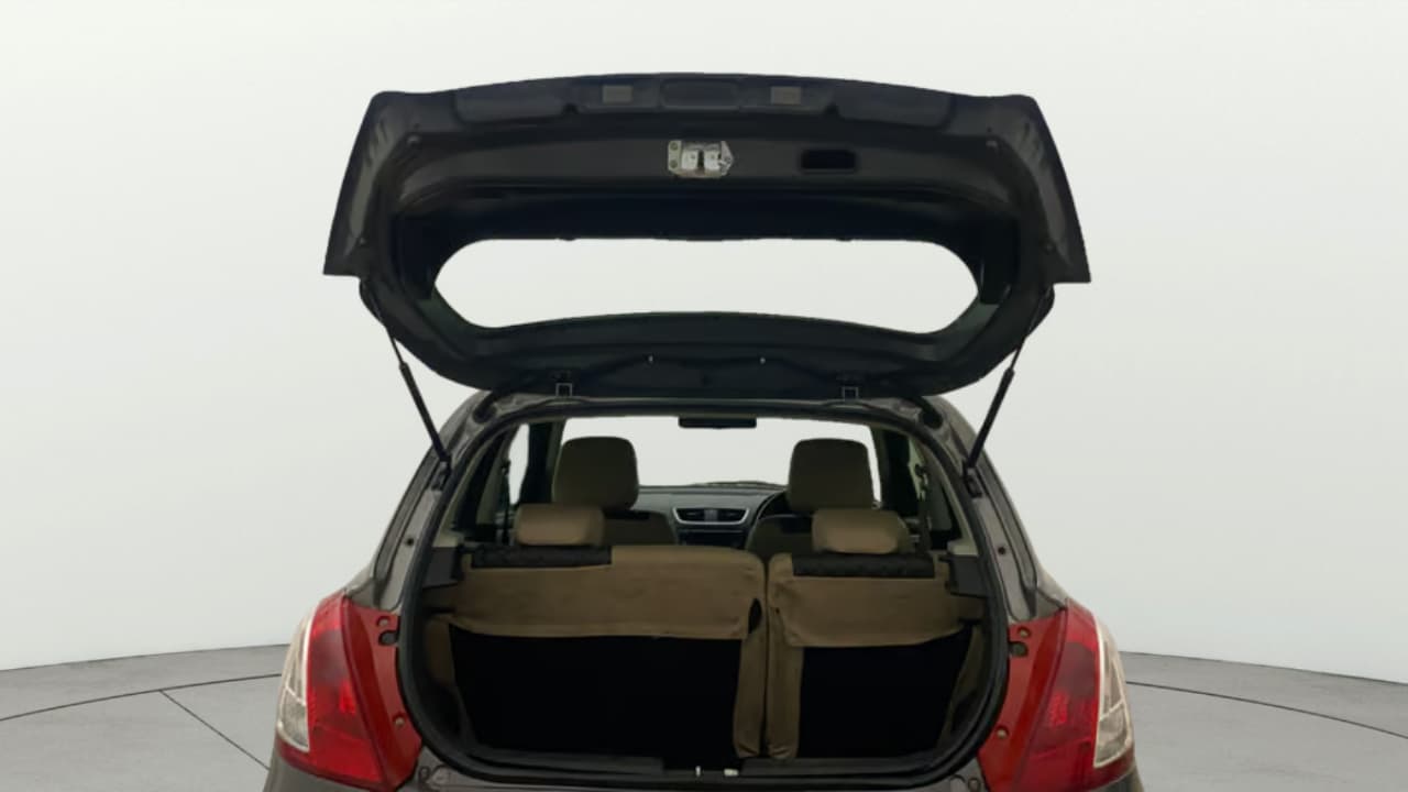 2015 Maruti Swift VXI, Petrol, Manual, 85,193 km, Boot Door Open