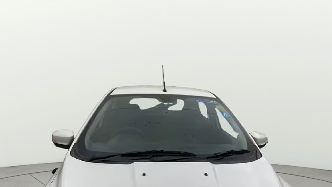 2015 Ford New Figo TREND 1.5L DIESEL, Diesel, Manual, 1,01,193 km, Front Windshield