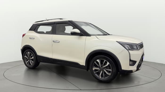 2019 Mahindra XUV300 W8 (O) 1.2 PETROL, Petrol, Manual, 64,948 km, Right Front Diagonal