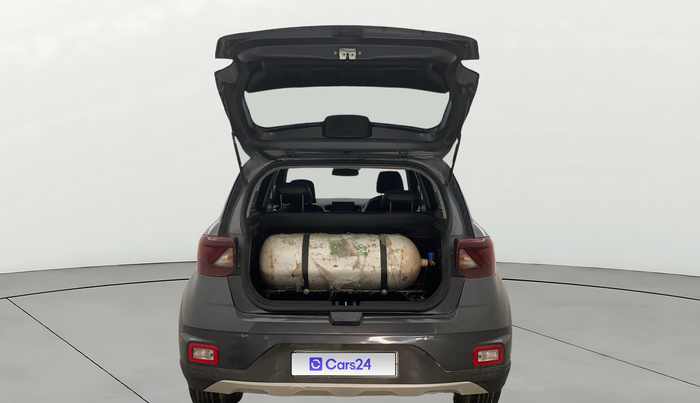 2022 Hyundai VENUE S+ 1.2, CNG, Manual, 56,314 km, Boot Door Open