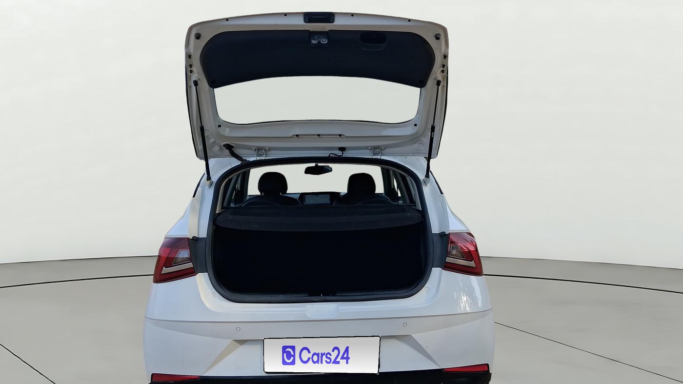 2021 Hyundai NEW I20 ASTA 1.2 MT, Petrol, Manual, 1,05,761 km, Boot Door Open
