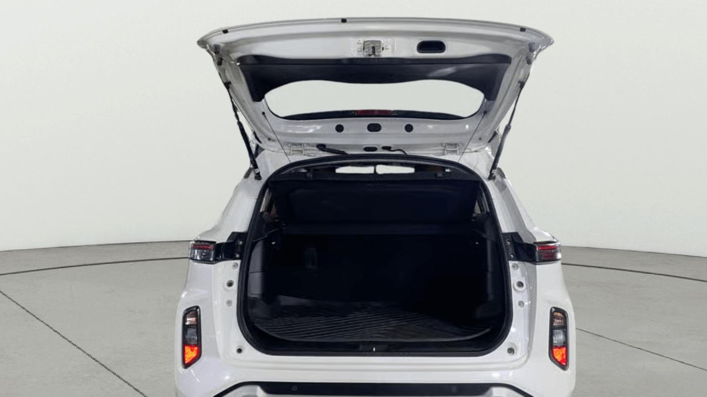 2025 Maruti Grand Vitara ALPHA SMART HYBRID ALLGRIP, Petrol, Manual, 21,377 km, Boot Open Zoomed View