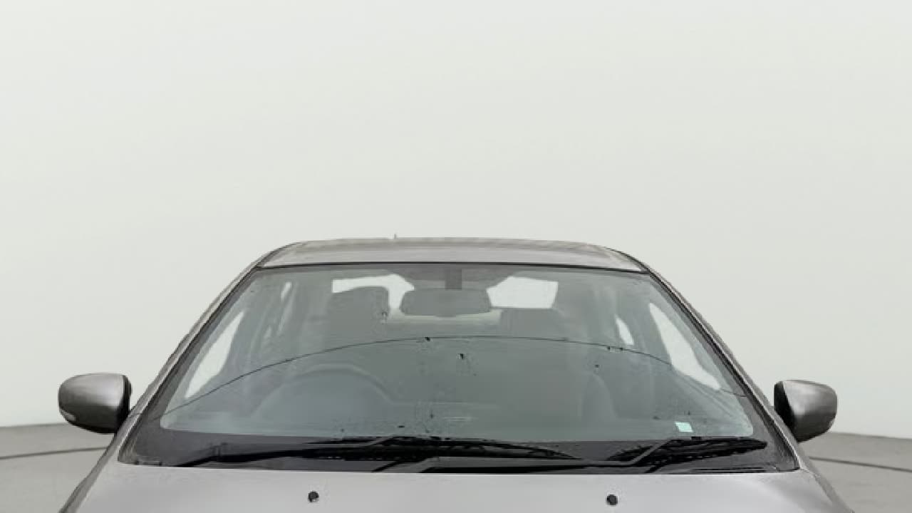 2018 Maruti Ciaz ALPHA 1.5 SHVS PETROL, Petrol, Manual, 1,23,069 km, Front Windshield