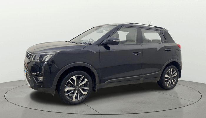 2019 Mahindra XUV300 W8 (O) 1.5 DIESEL, Diesel, Manual, 87,870 km, Left Front Diagonal