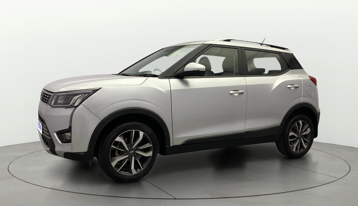 2019 Mahindra XUV300 W8 (O) 1.5 DIESEL, Diesel, Manual, 79,741 km, Left Front Diagonal