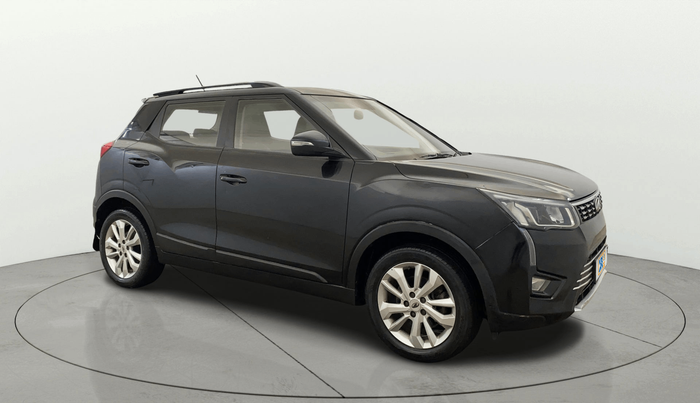 2020 Mahindra XUV300 W8 1.2 PETROL, Petrol, Manual, 50 km, Right Front Diagonal