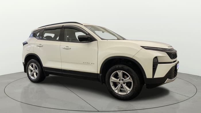 2024 Tata Harrier PURE PLUS S AT, Diesel, Automatic, 24,189 km, Right Front Diagonal