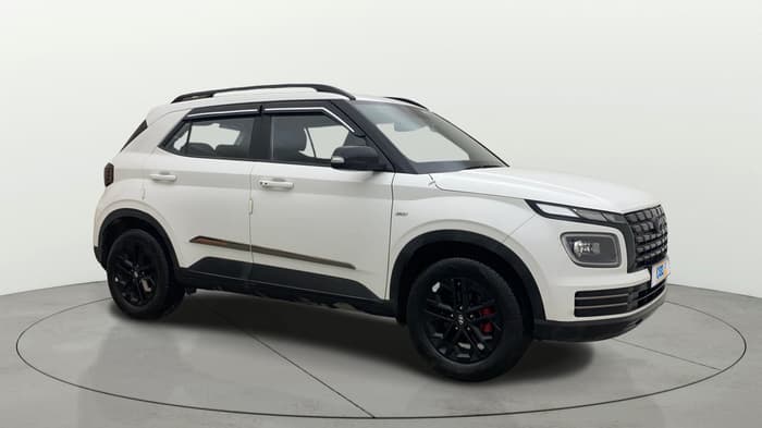 2024 Hyundai VENUE SX(O) 1.0 Turbo DCT Knight Edition, Petrol, Automatic, 15,504 km, Right Front Diagonal