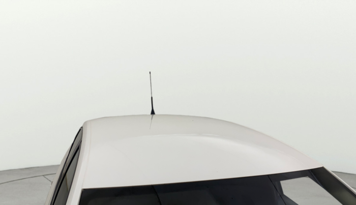 2013 Volkswagen Vento HIGHLINE 1.6 MPI, Petrol, Manual, 1,14,206 km, Roof