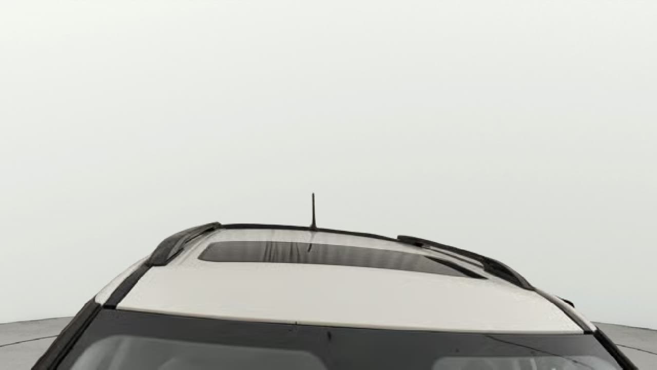 2023 Mahindra XUV300 W6 1.2 PETROL AMT, Petrol, Automatic, 36,660 km, Roof