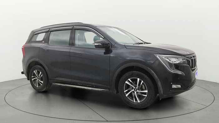 2024 Mahindra XUV700 AX5 Petrol AT 7 STR, Petrol, Automatic, 10,524 km, Right Front Diagonal