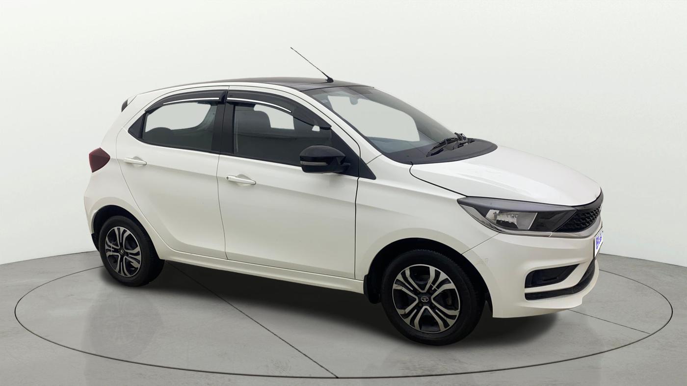 2023 Tata Tiago XT PETROL, Petrol, Manual, 30,715 km, Right Front Diagonal