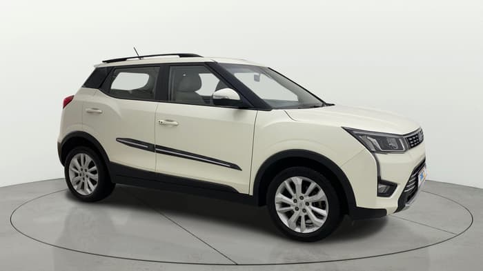 2021 Mahindra XUV300 W8 1.2 PETROL, Petrol, Manual, 24,301 km, Right Front Diagonal