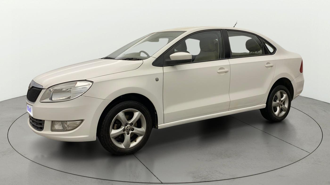 2014 Skoda Rapid AMBITION 1.6 MPI MT PLUS, Petrol, Manual, 1,04,953 km, Left Front Diagonal