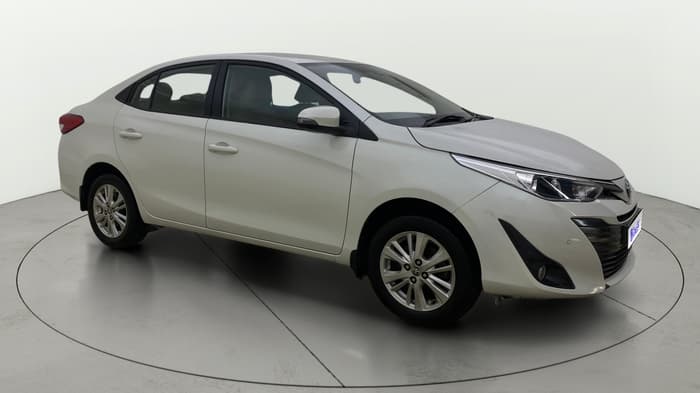 2019 Toyota YARIS V CVT, Petrol, Automatic, 74,636 km, Right Front Diagonal
