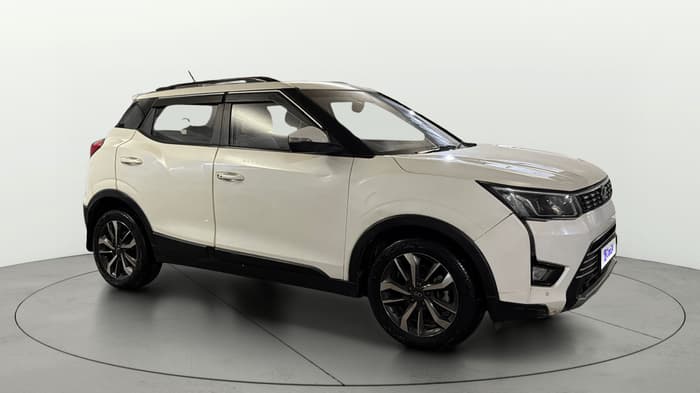 2022 Mahindra XUV300 W8 (O) 1.5 DIESEL AMT, Diesel, Automatic, 87,418 km, Right Front Diagonal