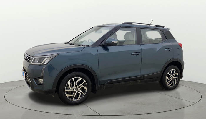 2022 Mahindra XUV300 W8 (O) 1.2 PETROL AMT, Petrol, Automatic, 26,264 km, Left Front Diagonal