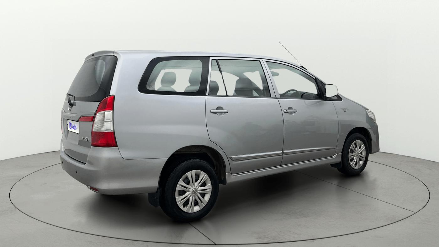 2015 Toyota Innova 2.5 GX 7 STR, Diesel, Manual, 1,10,102 km, Right Back Diagonal