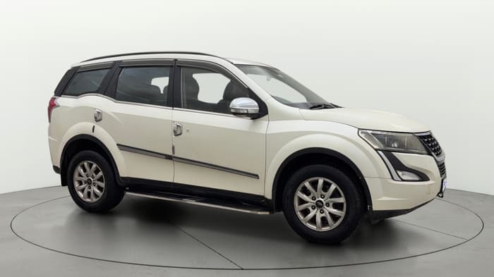 2018 Mahindra XUV500 W9, Diesel, Manual, 1,17,934 km, Right Front Diagonal