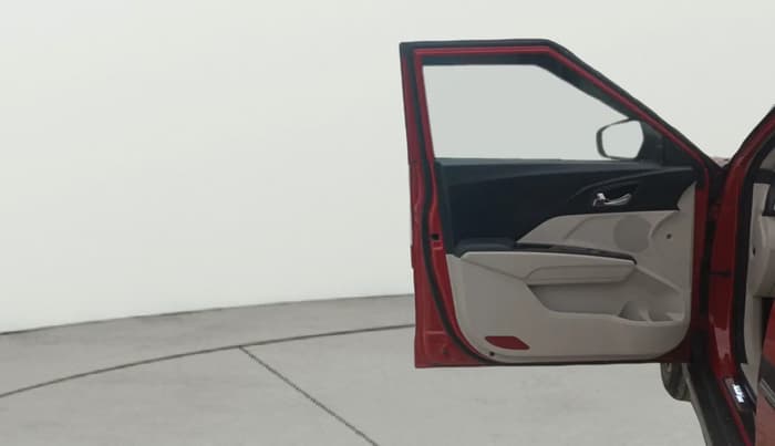 2022 Mahindra XUV300 W8 (O) 1.2 PETROL AMT, Petrol, Automatic, 12,444 km, LHS Front Door