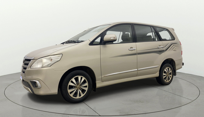 2015 Toyota Innova 2.5 VX 8 STR, Diesel, Manual, 73,050 km, Left Front Diagonal