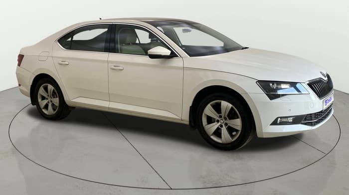 2017 Skoda Superb STYLE 1.8 TSI AT, Petrol, Automatic, 38,260 km, Right Front Diagonal