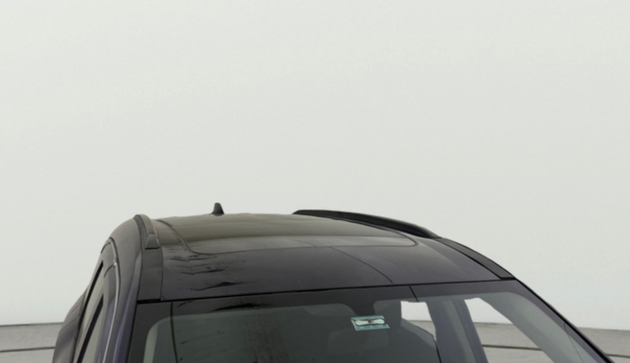 2022 Mahindra XUV700 AX 5 P AT 5 STR, Petrol, Automatic, 32,275 km, Roof