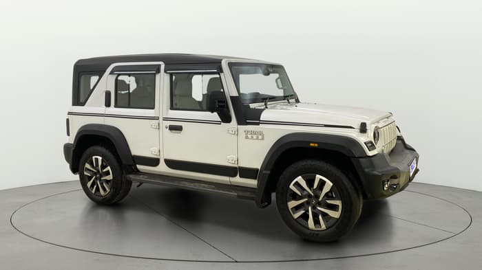 2025 Mahindra Thar Roxx  AX7 L Petrol AT 2WD, Petrol, Automatic, 29,898 km, Right Front Diagonal