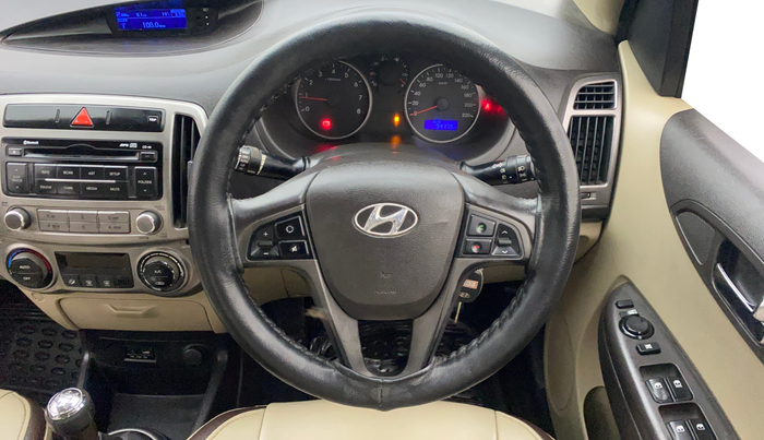 2012 Hyundai i20 SPORTZ 1.2, Petrol, Manual, 94,177 km, Steering Wheel Close Up