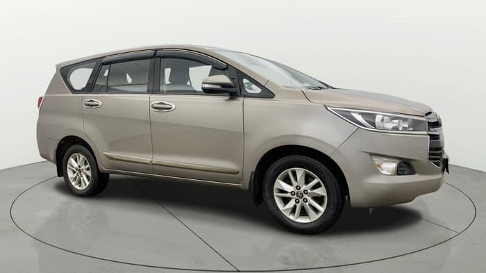 2016 Toyota Innova Crysta 2.7 GX 8 STR, Petrol, Manual, 63,930 km, Right Front Diagonal