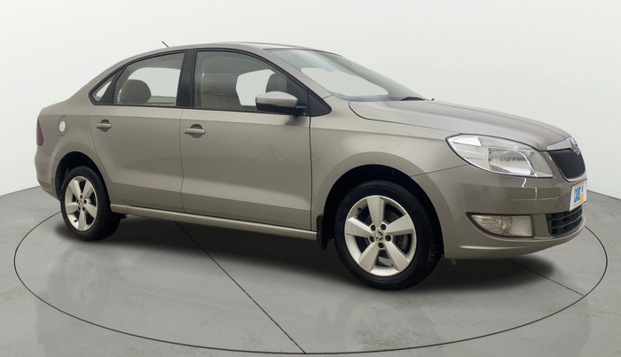 2015 Skoda Rapid AMBITION 1.6 MPI MT, Petrol, Manual, 1,39,151 km, Right Front Diagonal