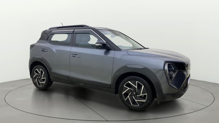 2024 Mahindra XUV 3XO AX7L 1.2 Petrol AT, Petrol, Automatic, 27,641 km, Right Front Diagonal