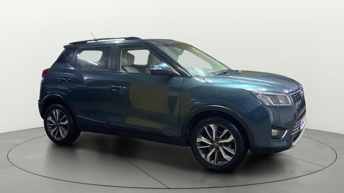 2021 Mahindra XUV300 W8 (O) 1.2 PETROL AMT, Petrol, Automatic, 91,580 km, Right Front Diagonal