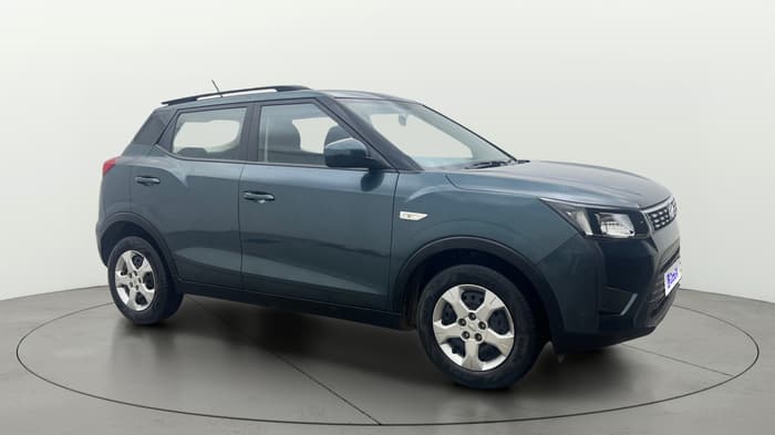 2022 Mahindra XUV300 W6 1.5 DIESEL AMT, Diesel, Automatic, 60,602 km, Right Front Diagonal