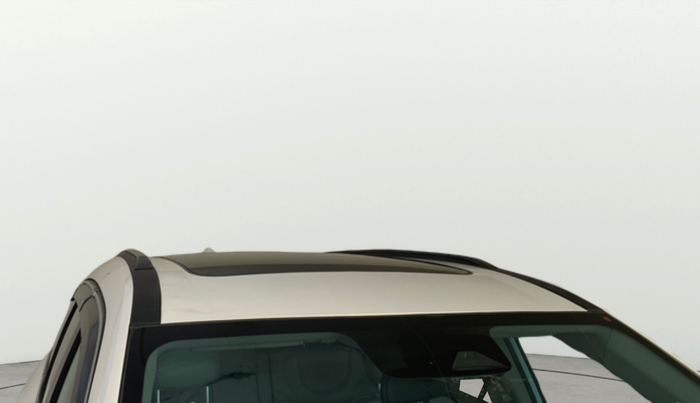 2022 Mahindra XUV700 AX 7 D AT 7 STR, Diesel, Automatic, 71,378 km, Roof