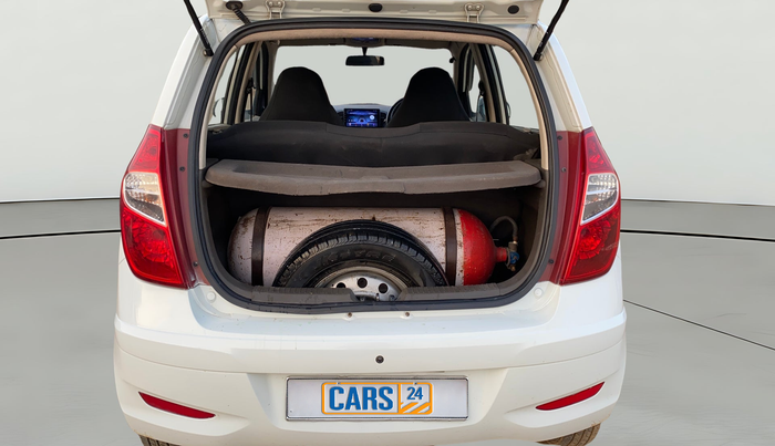 2013 Hyundai i10 MAGNA 1.1, CNG, Manual, 1,06,330 km, Boot Open Zoomed View