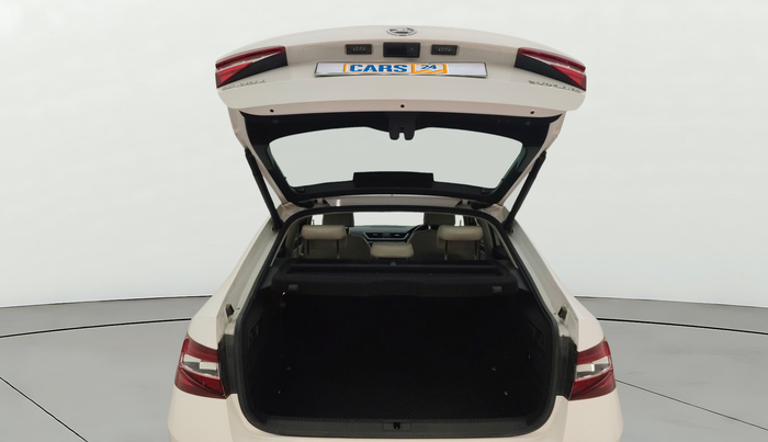 2016 Skoda Superb L&K 1.8 TSI AT, Petrol, Automatic, 44,516 km, Boot Door Open